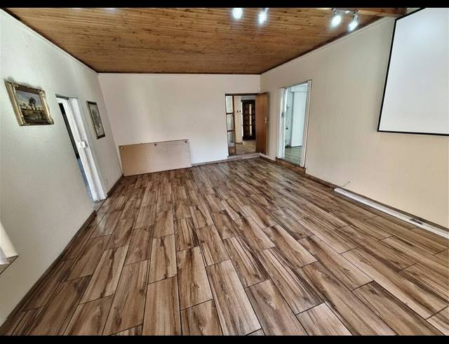 3 BEDROOM HOUSE FOR SALE IN VANDERBIJLPARK SW 2
